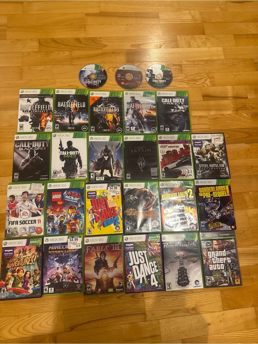 Microsoft Xbox 360 Game Lot with Green and White Cases